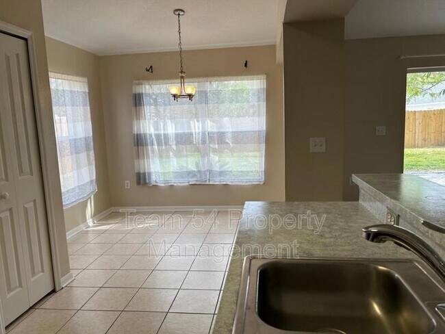 Building Photo - 30534 Tremont Dr