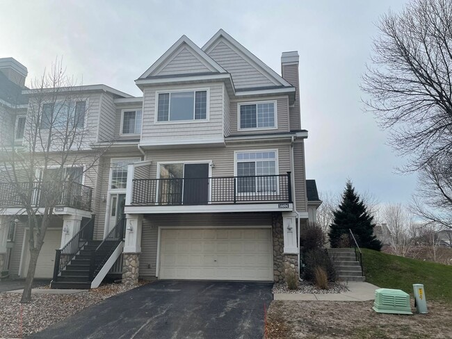 Primary Photo - Charming 2 Bd /2 Ba Townhouse in Savage wi...
