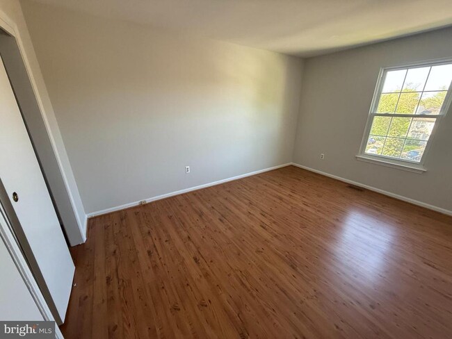 Building Photo - 8724 Ruppert Ct