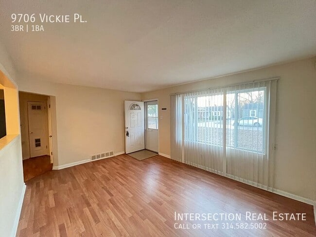 Building Photo - 9706 Vickie Pl