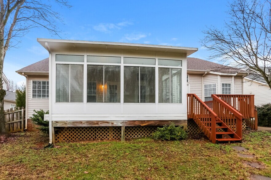 Building Photo - 5719 Falls Ridge Ln