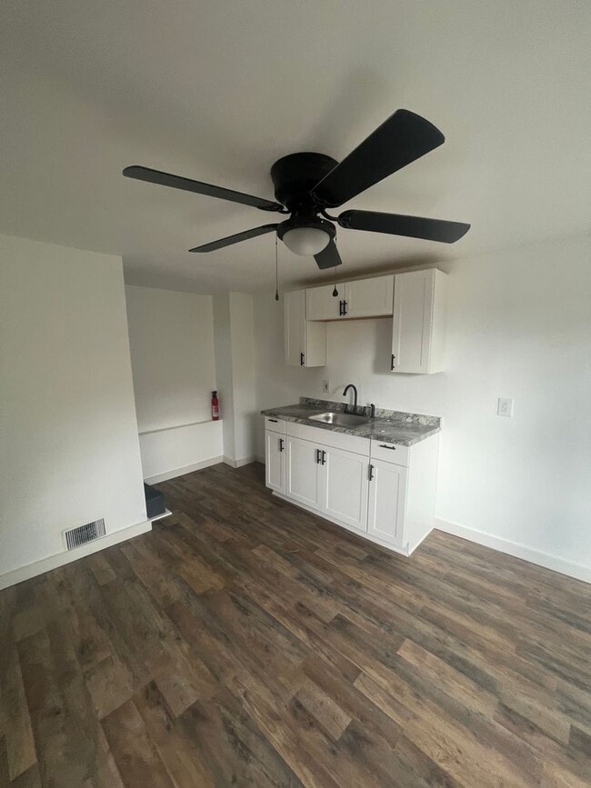Building Photo - West Newton Duplex