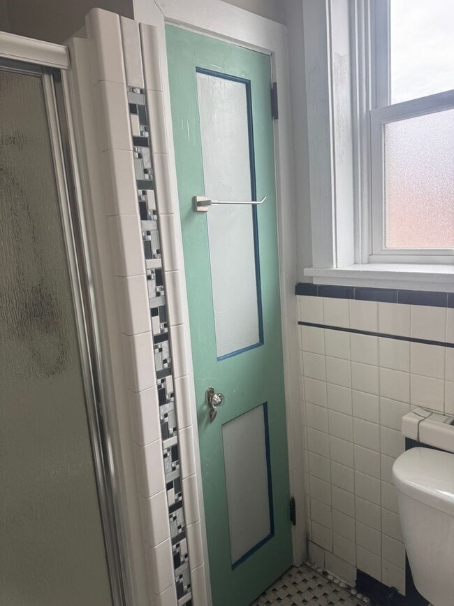 Building Photo - 201 Moore Ave