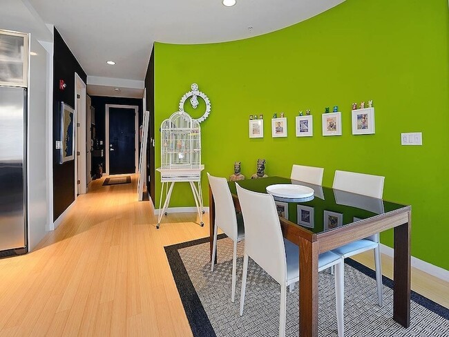 Building Photo - 511 Madison St