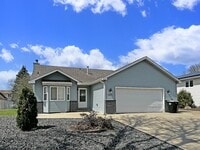Building Photo - 3421 Placer Ave