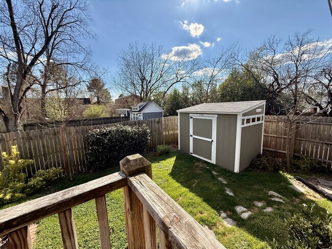 Building Photo - 107 W Geer St