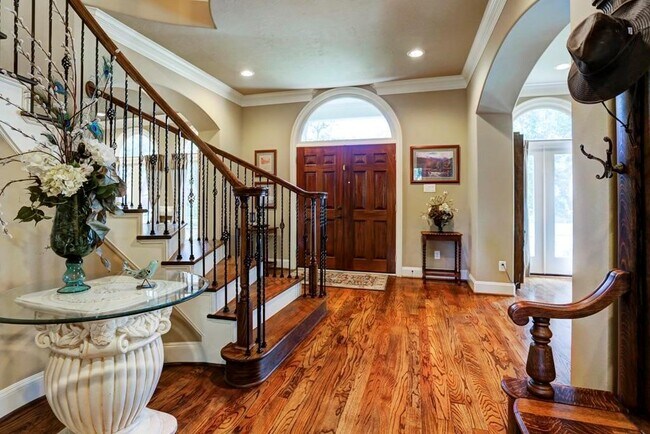 Building Photo - 5031 Cheena Dr