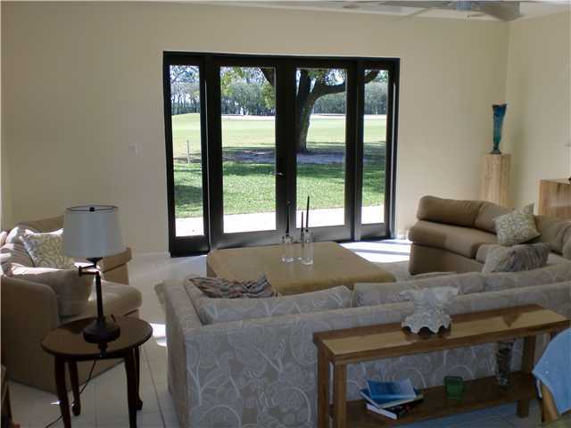 Building Photo - 830 Greensward Ct