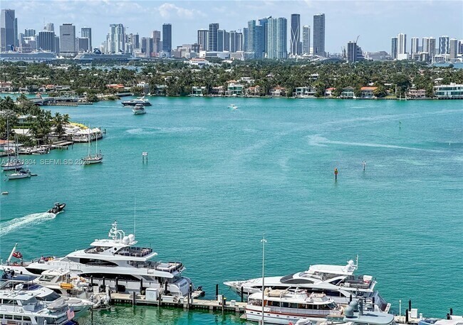 Building Photo - 1900 Sunset Harbour Dr