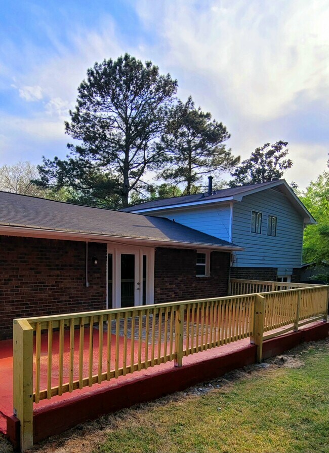 Building Photo - 2915 Lajean Dr