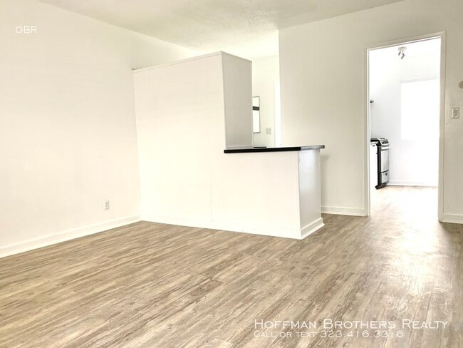 Building Photo - 5119 Fountain Ave