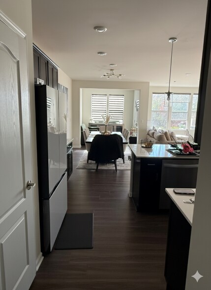 Building Photo - 421 Addison Cir