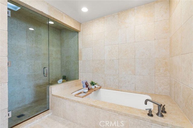 Building Photo - 1554 E Oceanfront