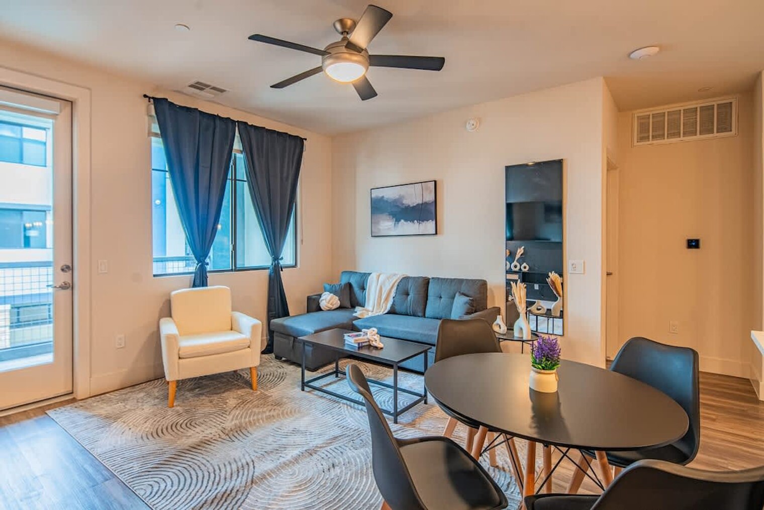 Building Photo - 15501 N Dial Blvd