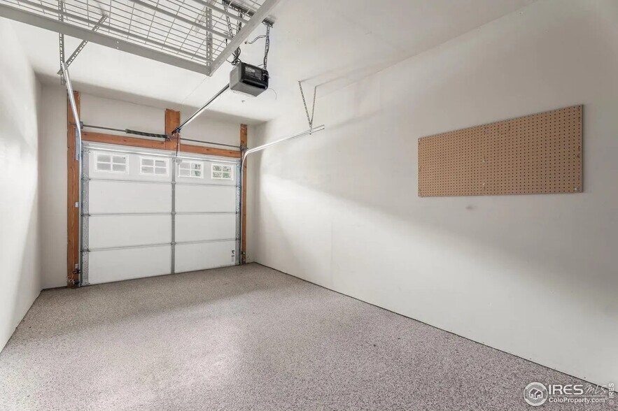 Building Photo - 5020 Cinquefoil Ln