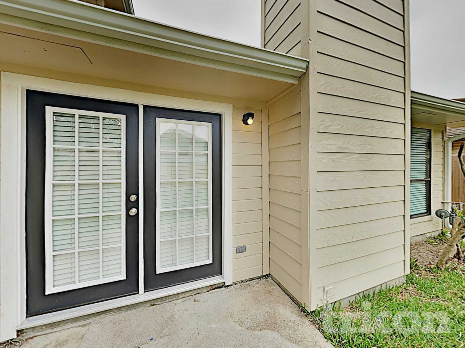 Building Photo - 1050 Macclesby Ln