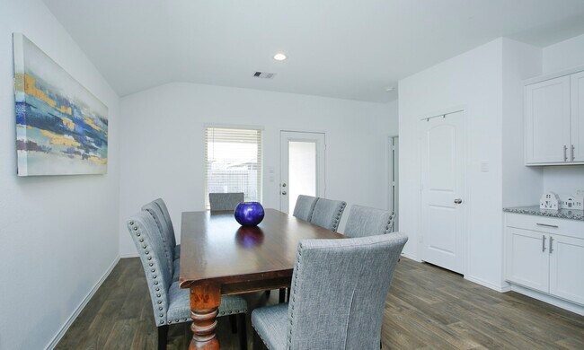 Building Photo - 9905 Gln Brk Ln