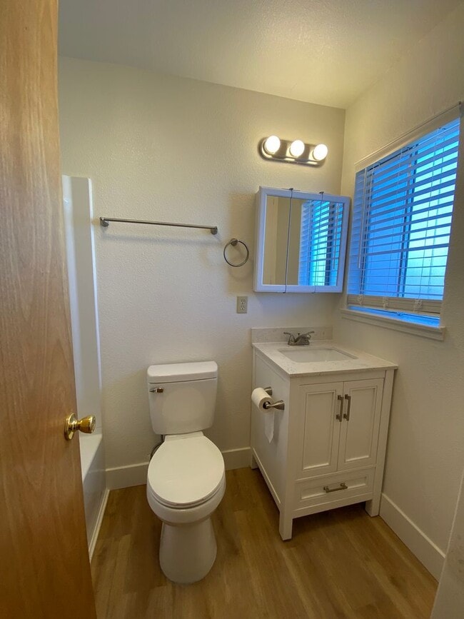 Building Photo - AVAILABLE NOW !!! NORTH VACAVILLE - E. MONTE VISTA AVE 1 bed/1 bath apartment! Private lot with l...