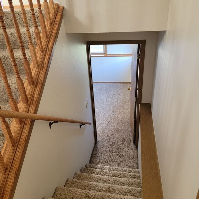 Building Photo - 3 BED | 2 BATH | SPLIT-FOYER HOME | RAPID ...