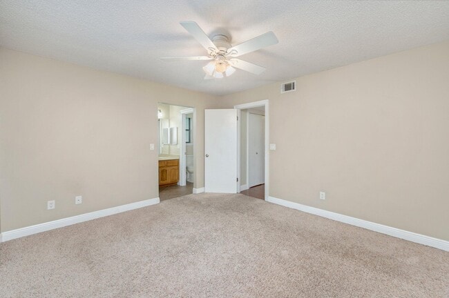 Building Photo - 2901 Alpine Pl