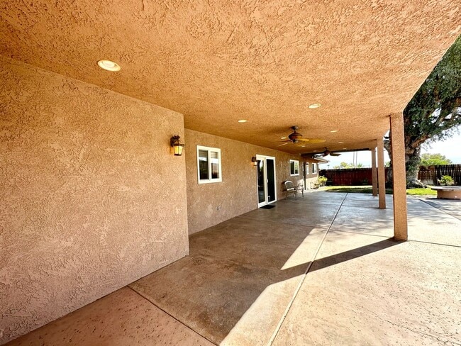 Building Photo - COMING SOON! AMAZING 3 Bedroom 3 Bathroom ...