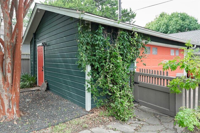 Building Photo - 811 Fugate St