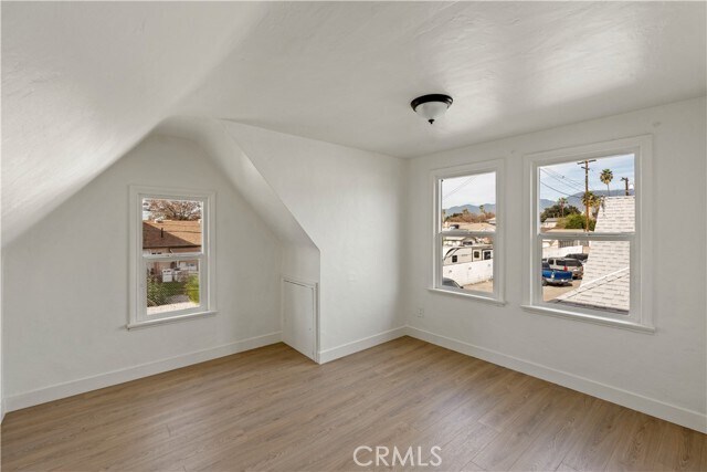 Building Photo - 272 W 9th St