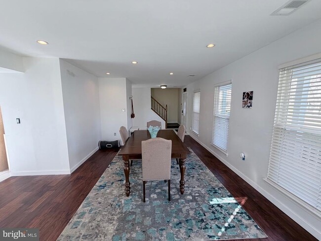 Building Photo - 6610 Cottontail Ct