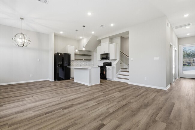 Building Photo - 9906 Clark Cyn Ln