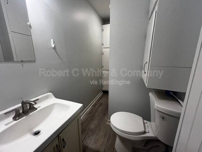 Building Photo - 98 N Grand St