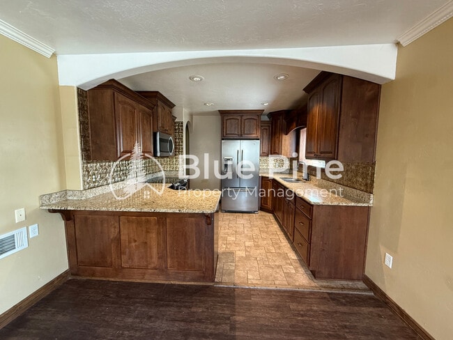 Building Photo - 321 Lomax St
