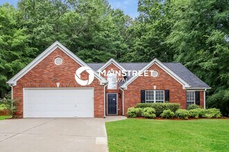 Building Photo - 4 Bedroom Pet-Friendly Home in Hoschton, GA with Main Street Renewal