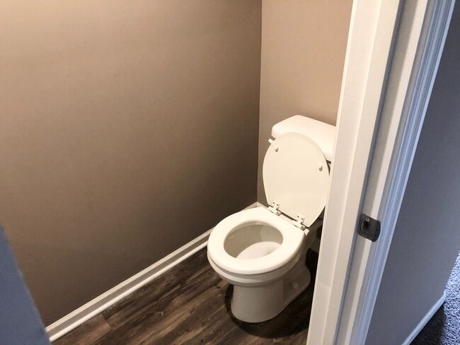 Building Photo - Newer 3 Bed 2 Car Townhome in Grain Valley