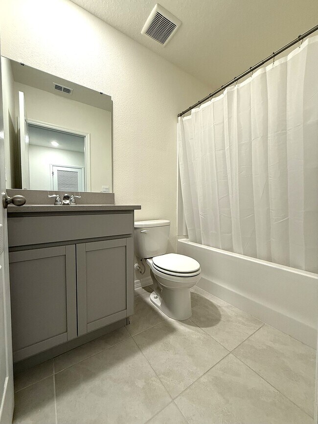 Building Photo - 1967 Tamarack Pass