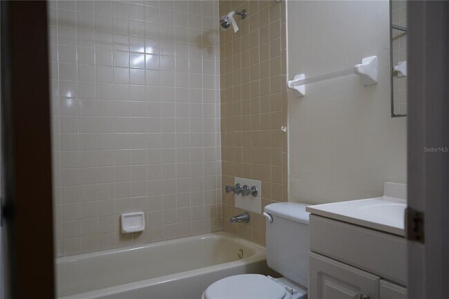 Building Photo - 3418 NW 21st Dr