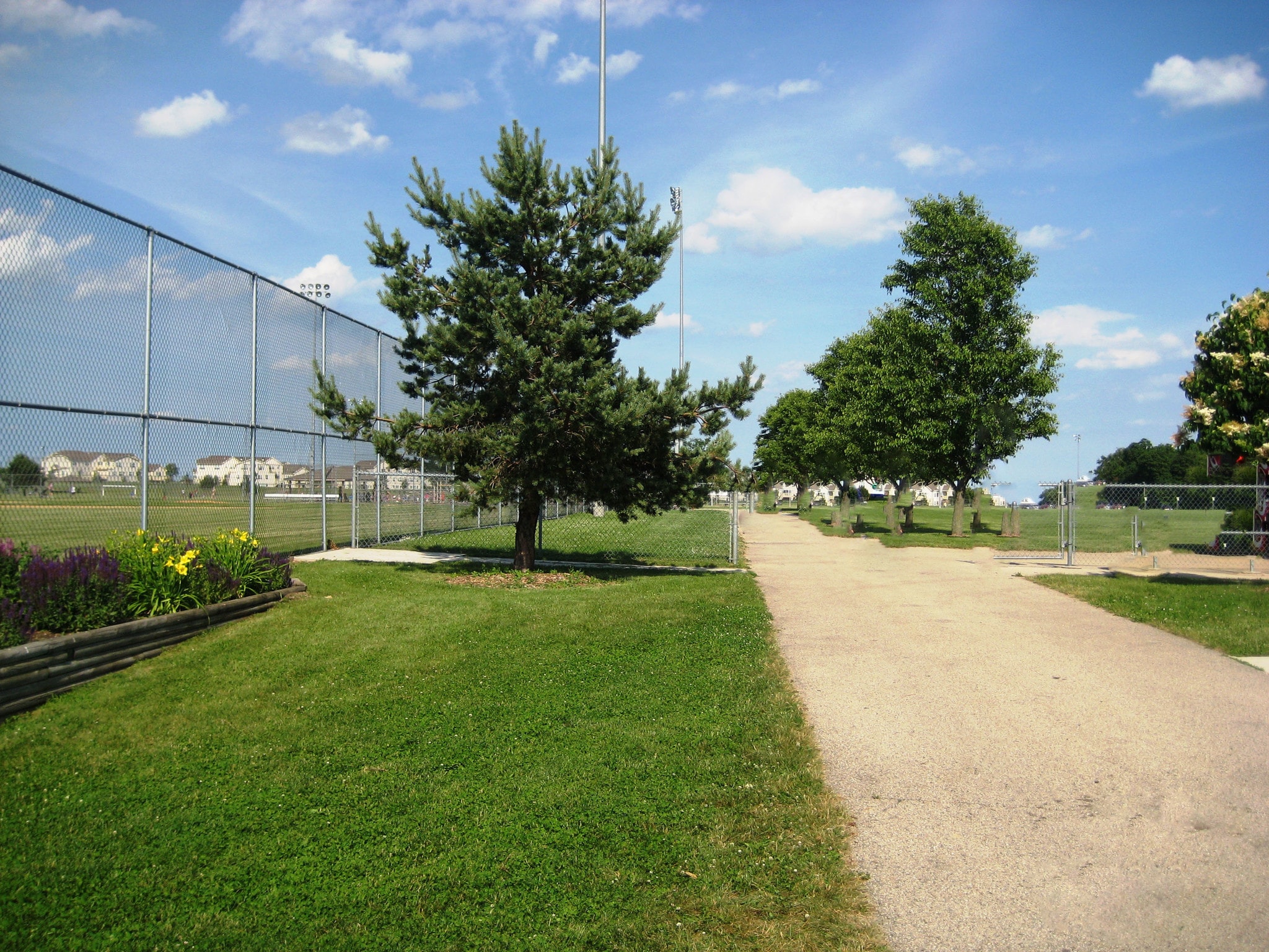 Park Across Street - 500 Edwards Blvd