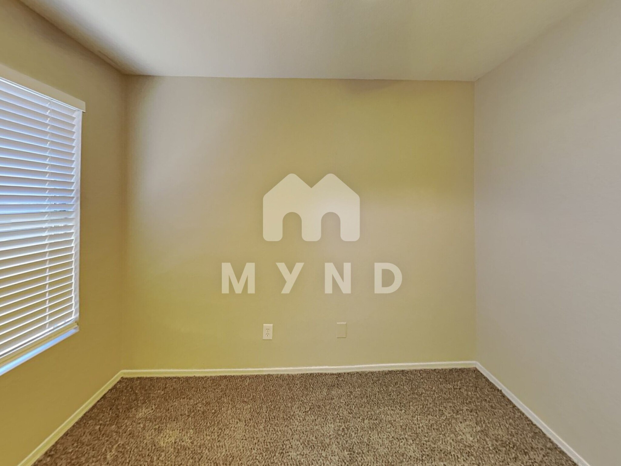 Building Photo - 8027 W Laurel Ln