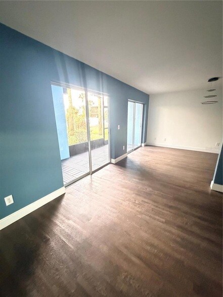 Building Photo - 5920 7th Ave W