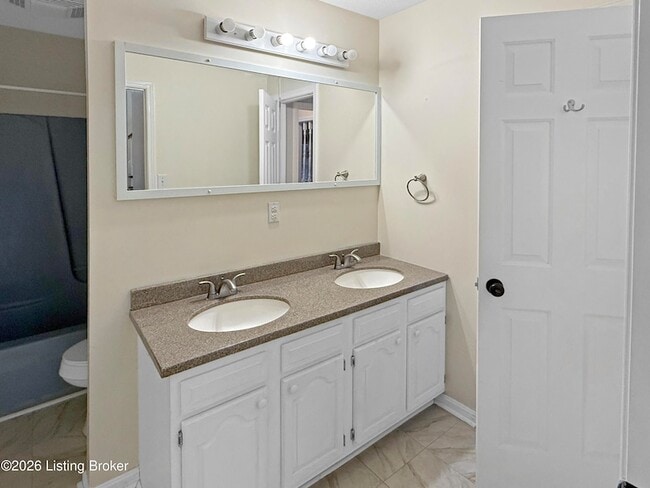 Building Photo - 9804 Spring Pointe Ct