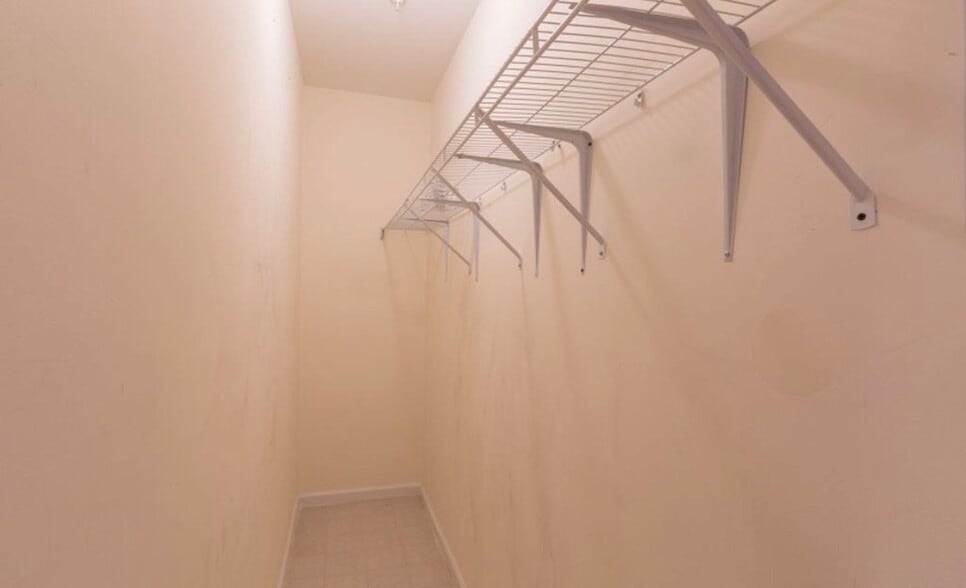 Building Photo - 528 52nd St