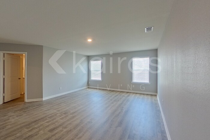 Building Photo - 3440 Bridgewood Dr