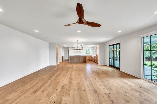 Building Photo - Gorgeous Waterfront Home on Isle of Hope