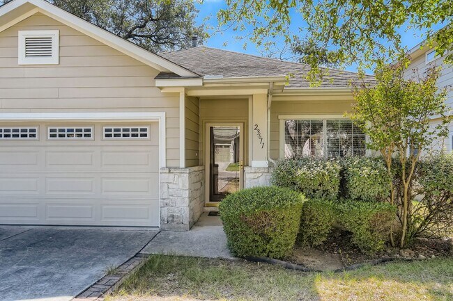 Building Photo - One-Story Beauty in Stone Oak