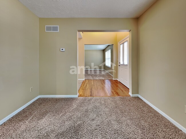 Building Photo - 998 Grandstone Ct