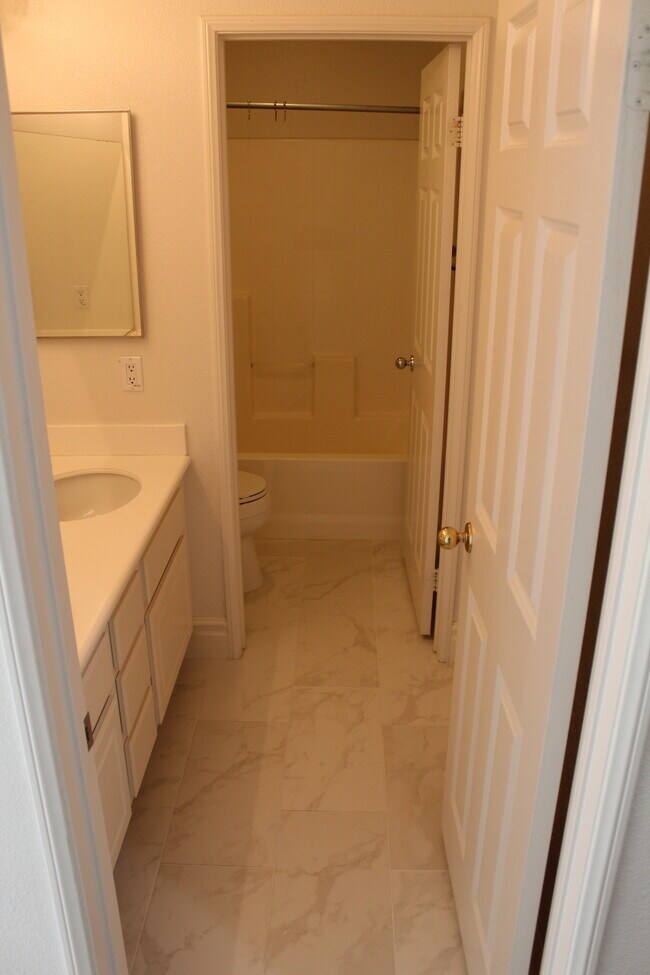 Building Photo - 35703 Date Palm St