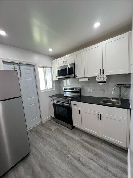 Building Photo - 925 NW 59th St