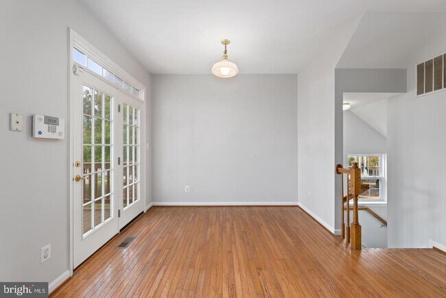 Building Photo - 13700 Barksdale Dr