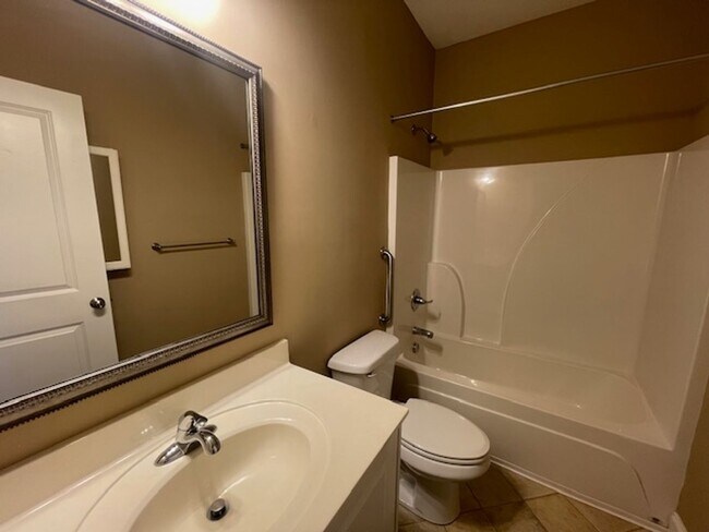 Building Photo - 528 Brantley Cove Cir