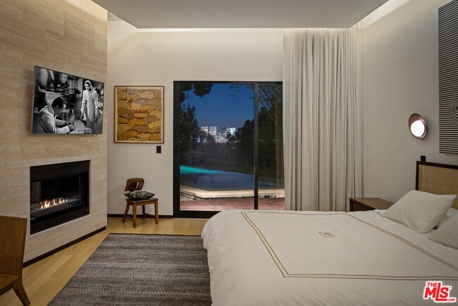 Building Photo - 1120 El Retiro Way