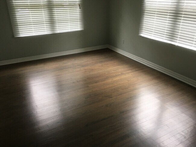 Building Photo - 1316 N Adams St